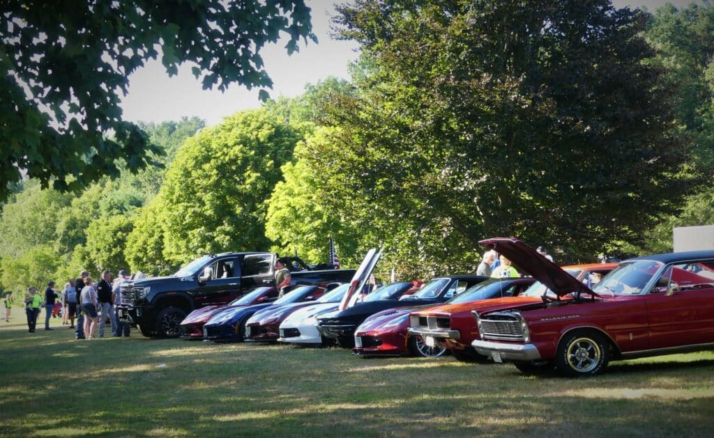 row of cars salute the troops car show 6