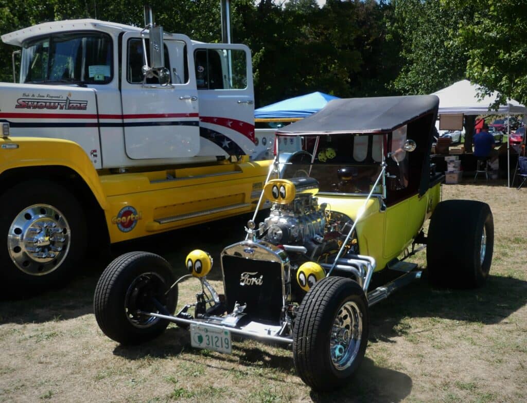 yellow ford t bucket salute the troops car show 6